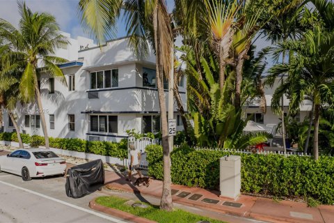 Hotel in Miami Beach, Florida № 1711947 - photo 1