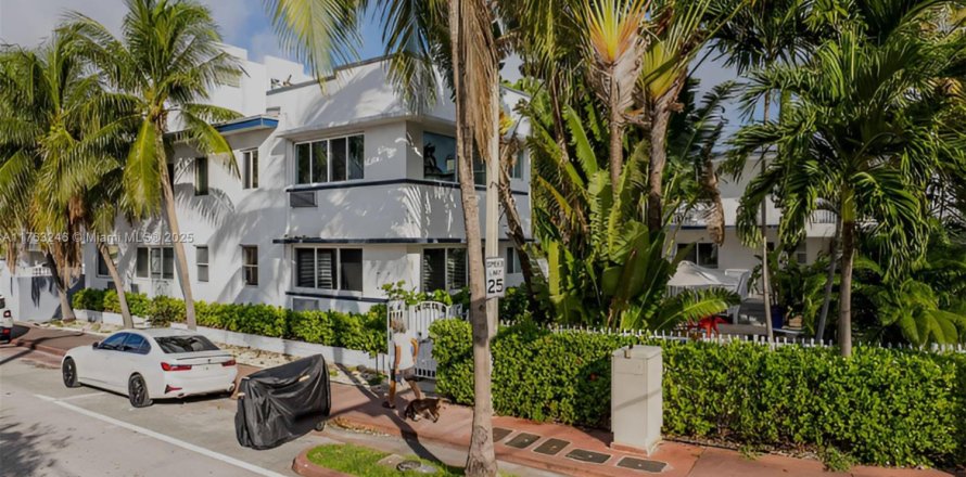 Hotel in Miami Beach, Florida № 1711947