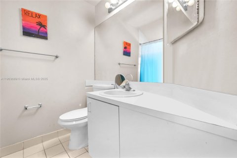 Купить таунхаус в Санрайз, Флорида 3 спальни, 171.68м2, № 1955752 - фото 22