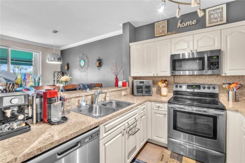 Купить таунхаус в Санрайз, Флорида 3 спальни, 171.68м2, № 1955752 - фото 10