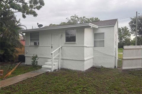 Villa ou maison à vendre à Tampa, Floride: 3 chambres, 73.58 m2 № 2259373 - photo 3