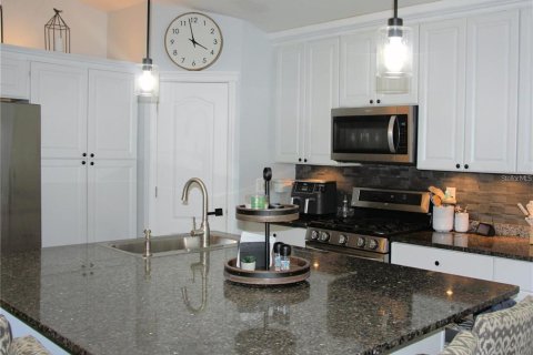 Villa ou maison à louer à Fish Hawk, Floride: 3 chambres, 120.31 m2 № 2388897 - photo 3