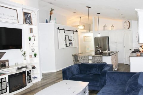 Villa ou maison à louer à Fish Hawk, Floride: 3 chambres, 120.31 m2 № 2388897 - photo 2