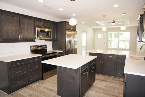 Apartamento en alquiler en Punta Gorda, Florida, 3 dormitorios, 123.47 m2 № 1785969 - foto 9