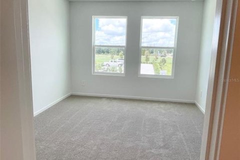 Townhouse in Winter Haven, Florida 3 bedrooms, 128.76 sq.m. № 2396622 - photo 6
