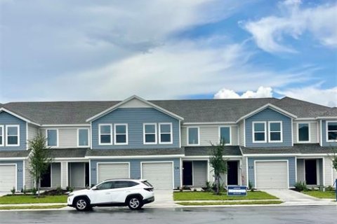 Townhouse in Winter Haven, Florida 3 bedrooms, 128.76 sq.m. № 2396622 - photo 2