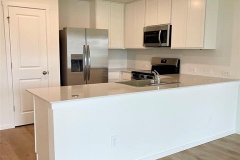 Townhouse in Winter Haven, Florida 3 bedrooms, 128.76 sq.m. № 2396622 - photo 4