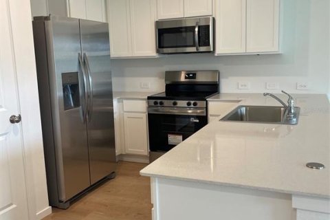 Townhouse in Winter Haven, Florida 3 bedrooms, 128.76 sq.m. № 2396622 - photo 17