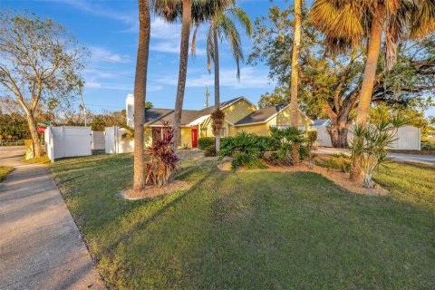 House in Sarasota, Florida 3 bedrooms, 170.1 sq.m. № 1519075 - photo 3
