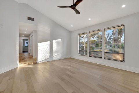 House in Sarasota, Florida 3 bedrooms, 170.1 sq.m. № 1519075 - photo 8