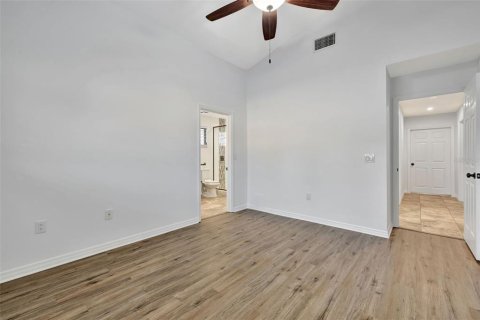 House in Sarasota, Florida 3 bedrooms, 170.1 sq.m. № 1519075 - photo 28