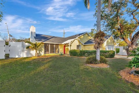 House in Sarasota, Florida 3 bedrooms, 170.1 sq.m. № 1519075 - photo 1