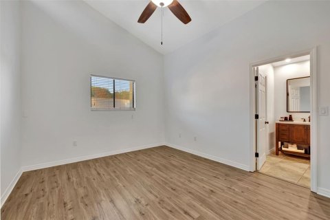 House in Sarasota, Florida 3 bedrooms, 170.1 sq.m. № 1519075 - photo 29