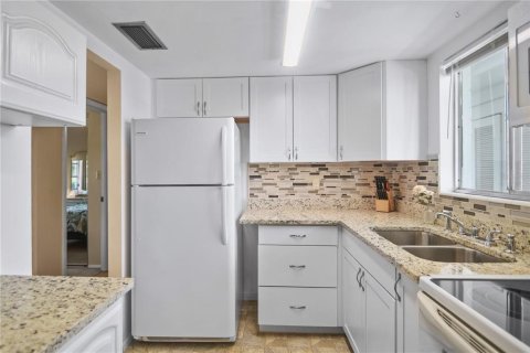 Copropriété à vendre à Bradenton, Floride: 2 chambres, 78.04 m2 № 2094441 - photo 11
