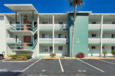 Copropriété à vendre à Bradenton, Floride: 2 chambres, 78.04 m2 № 2094441 - photo 4