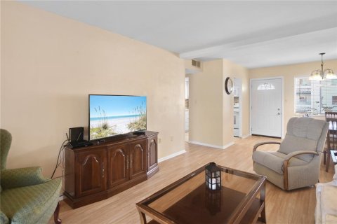 Copropriété à vendre à Bradenton, Floride: 2 chambres, 78.04 m2 № 2094441 - photo 9
