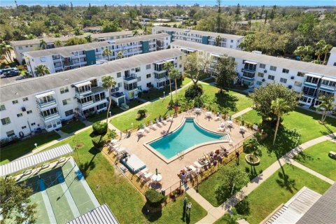 Copropriété à vendre à Bradenton, Floride: 2 chambres, 78.04 m2 № 2094441 - photo 2