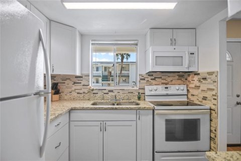 Copropriété à vendre à Bradenton, Floride: 2 chambres, 78.04 m2 № 2094441 - photo 10