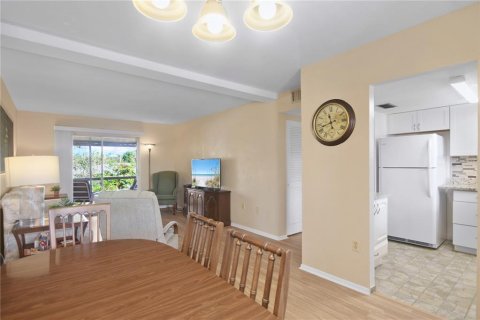 Copropriété à vendre à Bradenton, Floride: 2 chambres, 78.04 m2 № 2094441 - photo 7