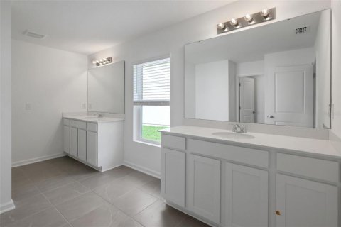 House in Green Cove Springs, Florida 4 bedrooms, 252.14 sq.m. № 2237157 - photo 14