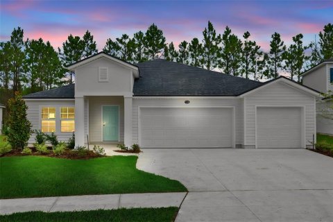 House in Green Cove Springs, Florida 4 bedrooms, 252.14 sq.m. № 2237157 - photo 2