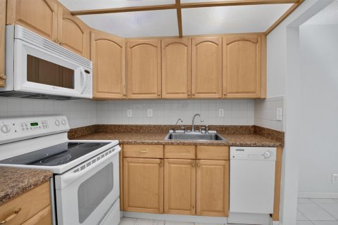 Condo in Delray Beach, Florida, 1 bedroom  № 2399628 - photo 10