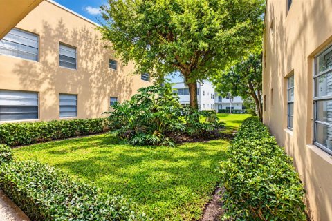 Condo in Delray Beach, Florida, 1 bedroom  № 2399628 - photo 18