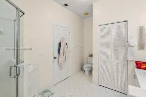 Townhouse in Cutler Bay, Florida 3 bedrooms, 145.11 sq.m. № 1730989 - photo 16