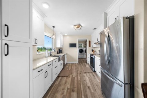 Villa ou maison à vendre à Bell, Floride: 3 chambres, 156.82 m2 № 2344810 - photo 11