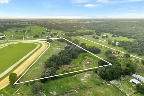 Villa ou maison à Bell, Floride 3 chambres, 156.82 m2 № 2344810