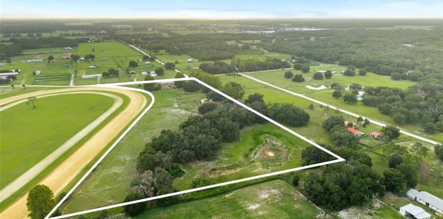 Villa ou maison à Bell, Floride 3 chambres, 156.82 m2 № 2344810