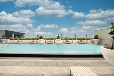 Condo in Sunrise, Florida, 2 bedrooms  № 2017230 - photo 11