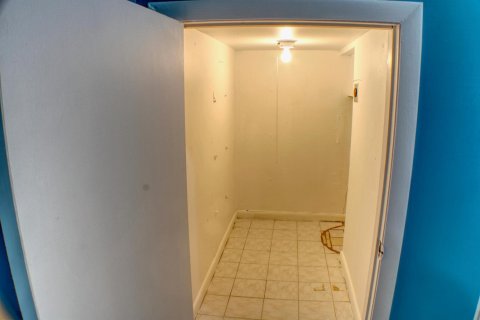 Townhouse in Lake Worth, Florida 2 bedrooms, 130.53 sq.m. № 2389887 - photo 24