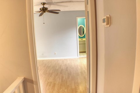 Townhouse in Lake Worth, Florida 2 bedrooms, 130.53 sq.m. № 2389887 - photo 25
