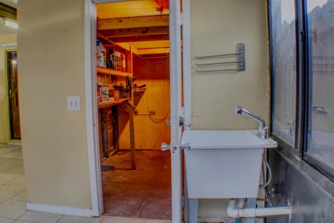 Townhouse in Lake Worth, Florida 2 bedrooms, 130.53 sq.m. № 2389887 - photo 29