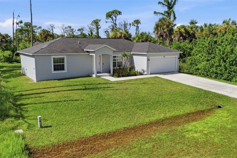 Casa en venta en Port Charlotte, Florida, 3 dormitorios, 149.85 m2 № 2322410 - foto 2