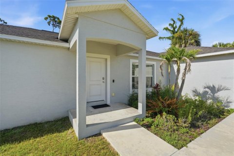 Casa en venta en Port Charlotte, Florida, 3 dormitorios, 149.85 m2 № 2322410 - foto 7