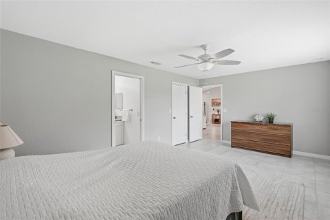 Casa en venta en Port Charlotte, Florida, 3 dormitorios, 149.85 m2 № 2322410 - foto 18