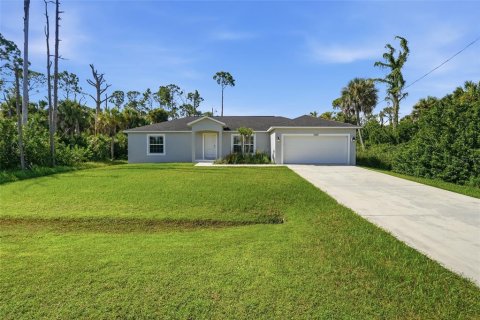 Casa en venta en Port Charlotte, Florida, 3 dormitorios, 149.85 m2 № 2322410 - foto 3
