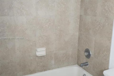 Copropriété à louer à Oakland Park, Floride: 1 chambre, 80.08 m2 № 2025838 - photo 9