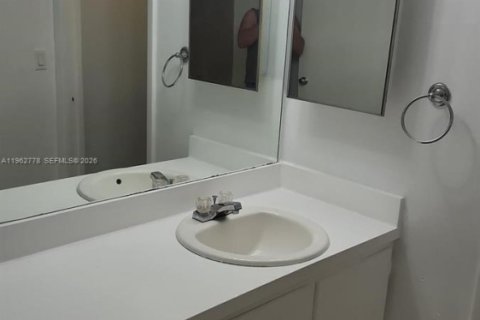 Copropriété à louer à Oakland Park, Floride: 1 chambre, 80.08 m2 № 2025838 - photo 8
