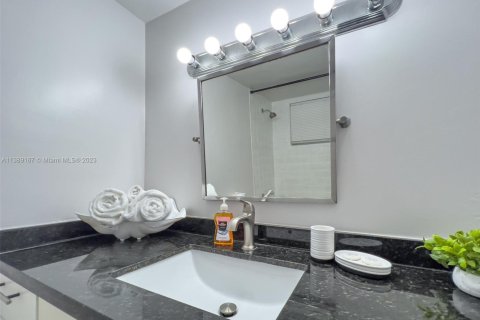 Condominio en alquiler en North Bay Village, Florida, 41.25 m2 № 2060041 - foto 17