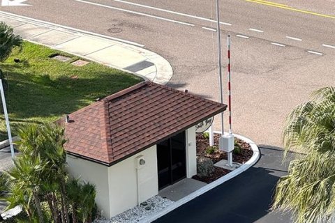 Condo in Clearwater, Florida, 2 bedrooms  № 2137761 - photo 2