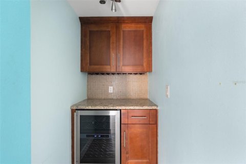 Condo in Clearwater, Florida, 2 bedrooms  № 2137761 - photo 27