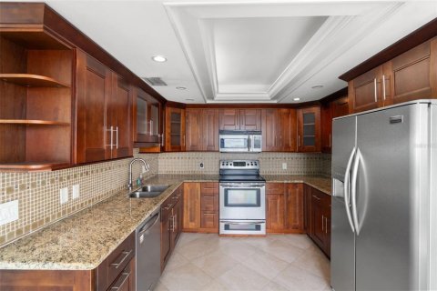 Condo in Clearwater, Florida, 2 bedrooms  № 2137761 - photo 24