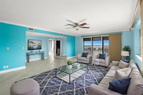 Condo in Clearwater, Florida, 2 bedrooms  № 2137761 - photo 20