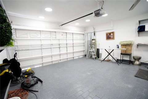 Casa en venta en Miami, Florida, 4 dormitorios, 248.61 m2 № 2305815 - foto 10