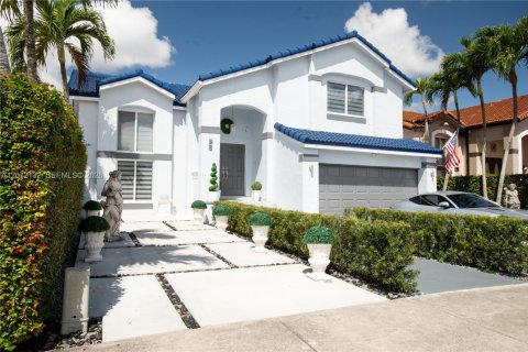 Casa en venta en Miami, Florida, 4 dormitorios, 248.61 m2 № 2305815 - foto 14