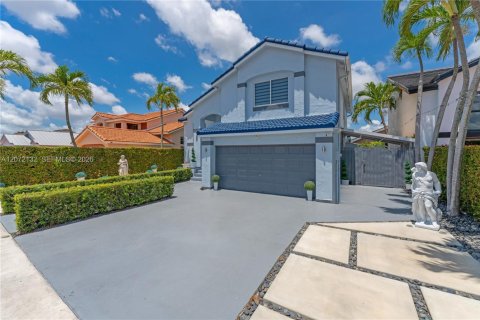 Casa en venta en Miami, Florida, 4 dormitorios, 248.61 m2 № 2305815 - foto 21