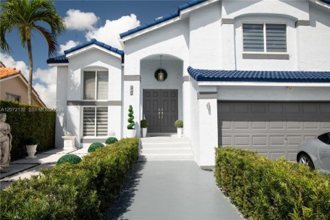 Casa en venta en Miami, Florida, 4 dormitorios, 248.61 m2 № 2305815 - foto 15